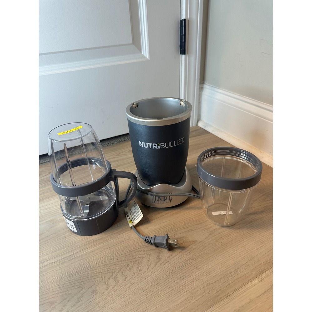NutriBullet NB-101B 600W Personal Blender black Silver with 2 Cups and Blade
